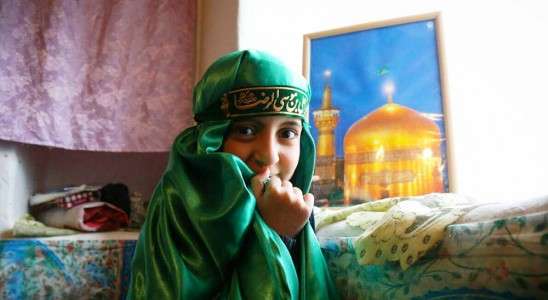 ناگفته هایی از ماجراي شفا گرفتن دختربچه11ساله در حرم امام‌رضا(ع) از زبان پدر و مادر‌بزرگش