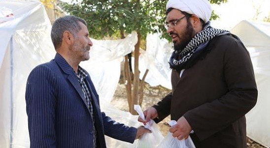 امدادرسانی بیش از ۳ هزار خادم امام رضایی در مناطق زلزله‌زده/ روحانیت پیشتاز کمک رسانی