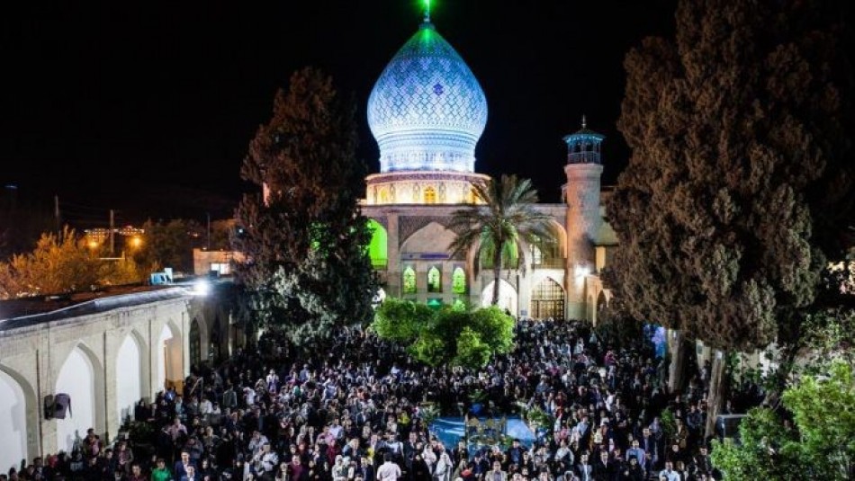 حضور ۴۵۰ هزار زائر در بقاع متبرکه فارس زمان تحویل سال نو