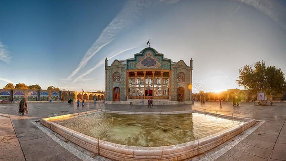 امامزاده حسین(ع) در فضایی معنوی میزبان گردشگران نوروزی است