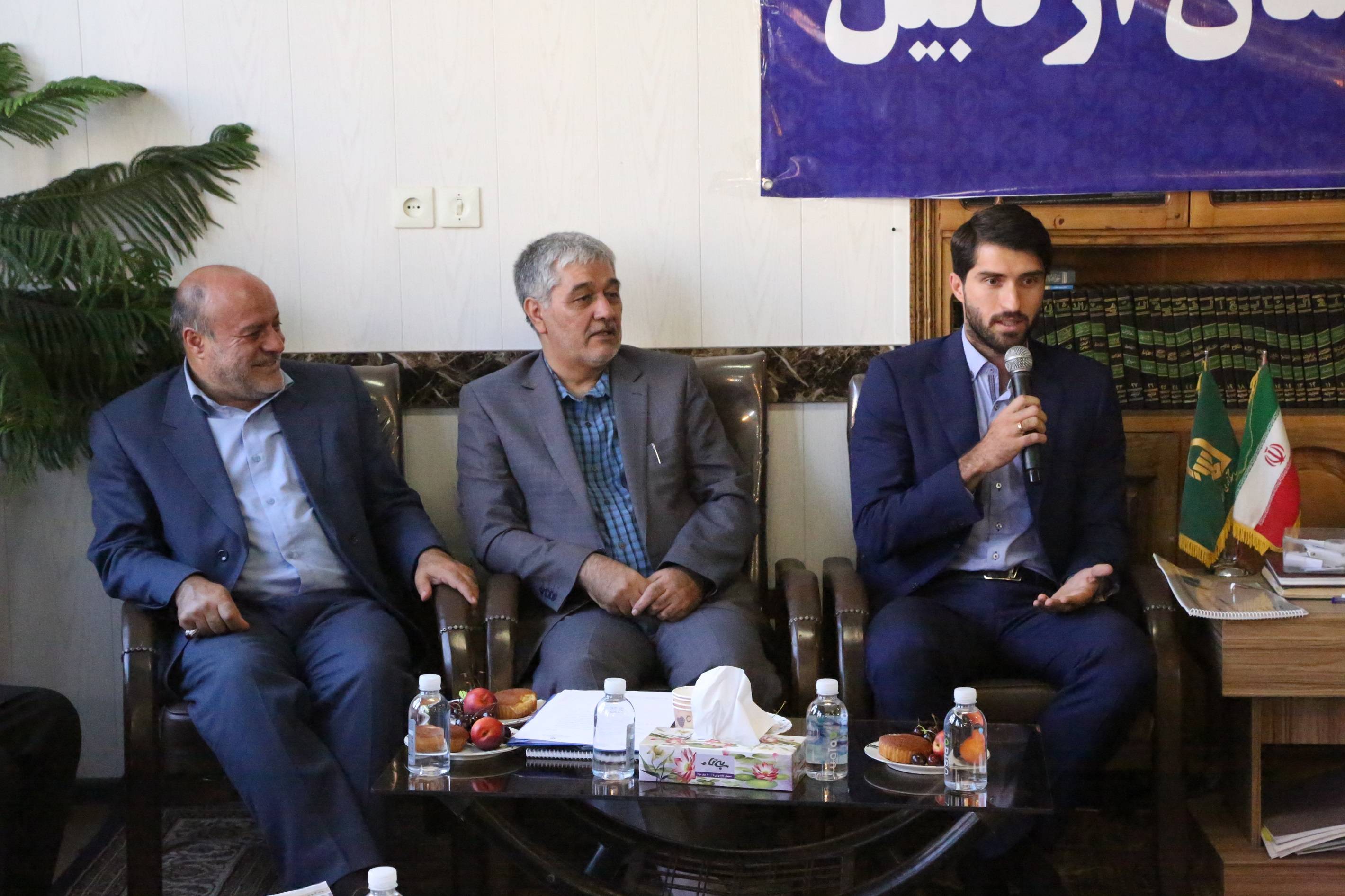 گزارش تصویری تجلیل شورای فرهنگ عمومی استان اردبیل از کریم انصاری فرد