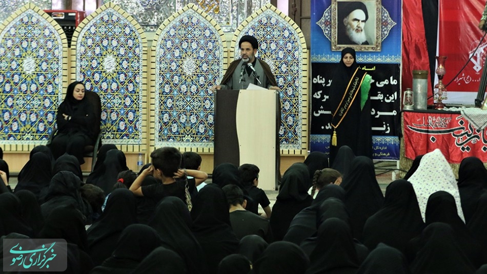 همایش رهروان زینبی در آستان حضرت سیدعلاءالدین حسین(ع) شیراز برگزار شد