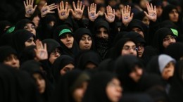 تکامل هویت زن مسلمان از چه مسیری می‌گذرد؟