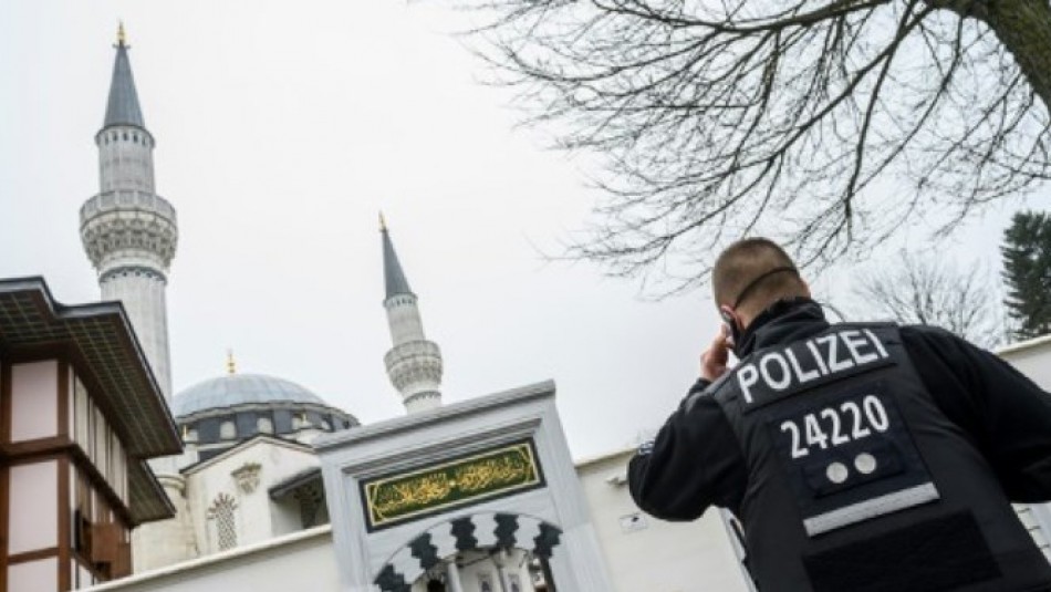 تعرض به دو مسجد در آلمان و هتک حرمتِ قرآن کریم