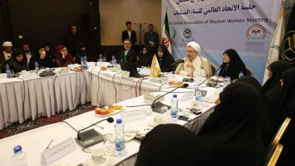 14 مقاله از 42 مقاله خارجی رسیده به کنفرانس وحدت  اسلامی مربوط به زنان است