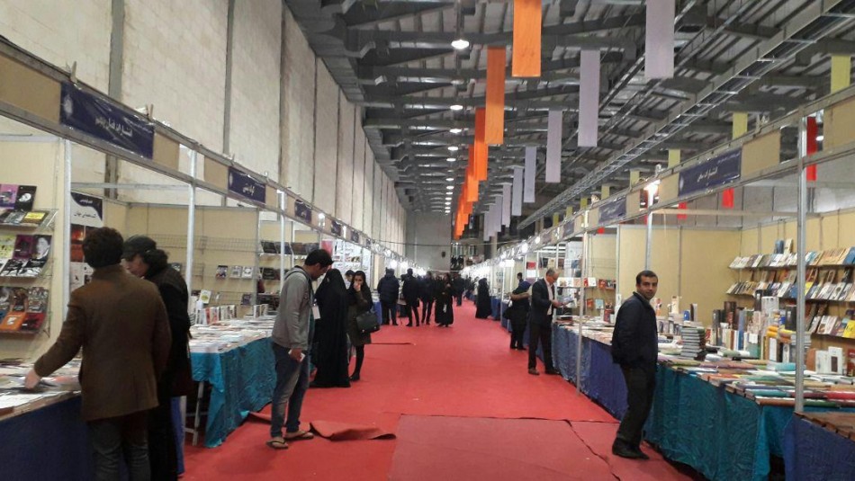 استقبال قابل توجه شهروندان زنجانی از نمایشگاه کتاب و مطبوعات