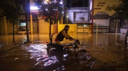 خوزستان در آب باران غرق شد/ خانه مردم میزبان مخلوط فاضلاب و باران