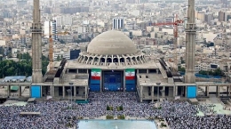 مردم از ساعات ابتدای صبح جمعه در مصلای امام خمینی(ره) حضور یافتند