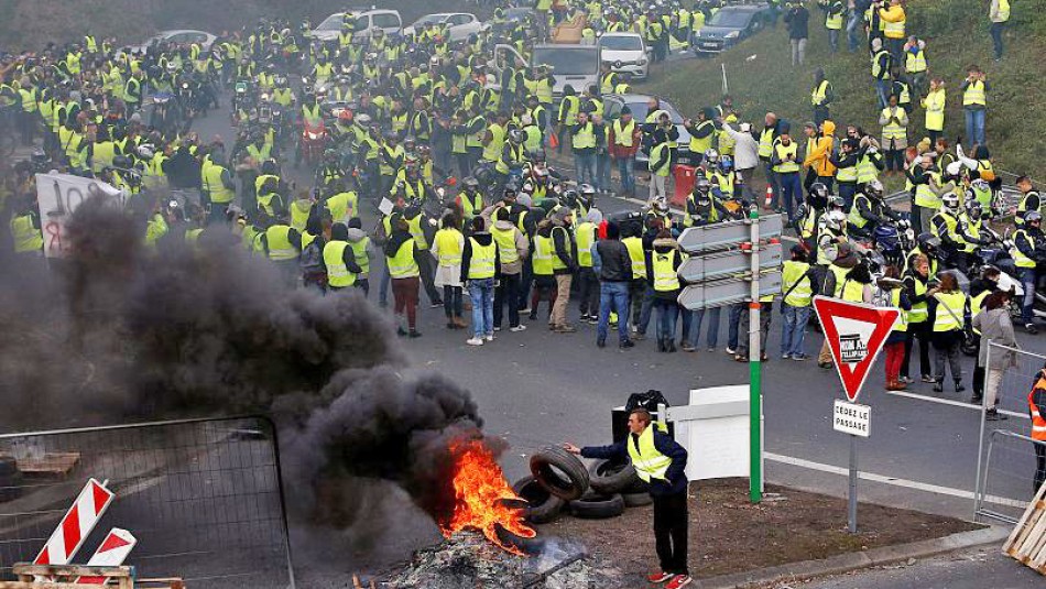 درگیری جلیقه زردها با پلیس فرانسه در شهر لیل