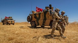 حملات توپخانه‌ای و پهپادی ارتش ترکیه به مواضع ارتش سوریه و مقر فرماندهی روس ها