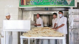 فعالیت شبانه‌روزی ۱۲۷ نانوایی اطراف حرم رضوی در رمضان و نوروز