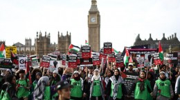 ببینید/ تجمع بزرگ مردم لندن برای حمایت از آتش‌بس در غزه  <img src="/images/video_icon.gif" width="16" height="13" border="0" align="top">