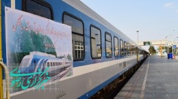 شروع فعالیت چهارمین قطار روزانه قم-مشهد با واگن‌های ساخت ایران