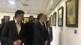 بازدید وزیر ارشاد از نمایشگاه آثار برگزیده جشنواره هنرهای گرافیکی رضوی در زاهدان