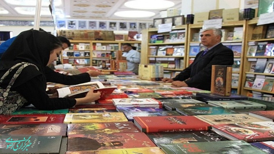 نمایشگاه بزرگ کتاب در یزد گشایش یافت