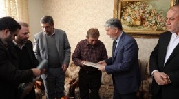 وزیر فرهنگ و ارشاد اسلامی با ۲ هنرمند همدانی دیدار کرد