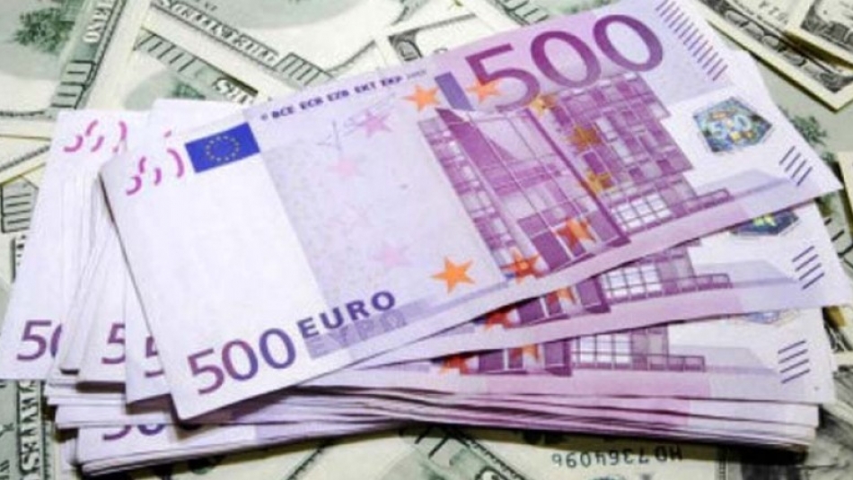 قیمت دلار و یورو در ۱۶ مرداد