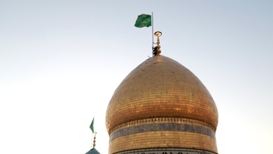 تعویض پرچم گنبد حضرت عبدالعظیم حسنی (ع) / تعطیلی حرم از روز شنبه
