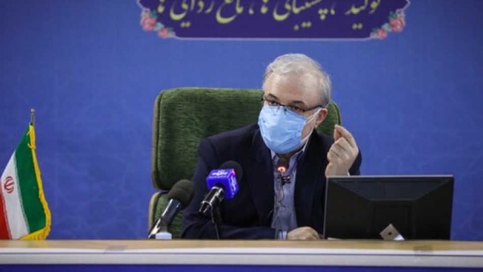 وزیر بهداشت: قراردادهای واکسن ترکمانچایی و یکطرفه است‌