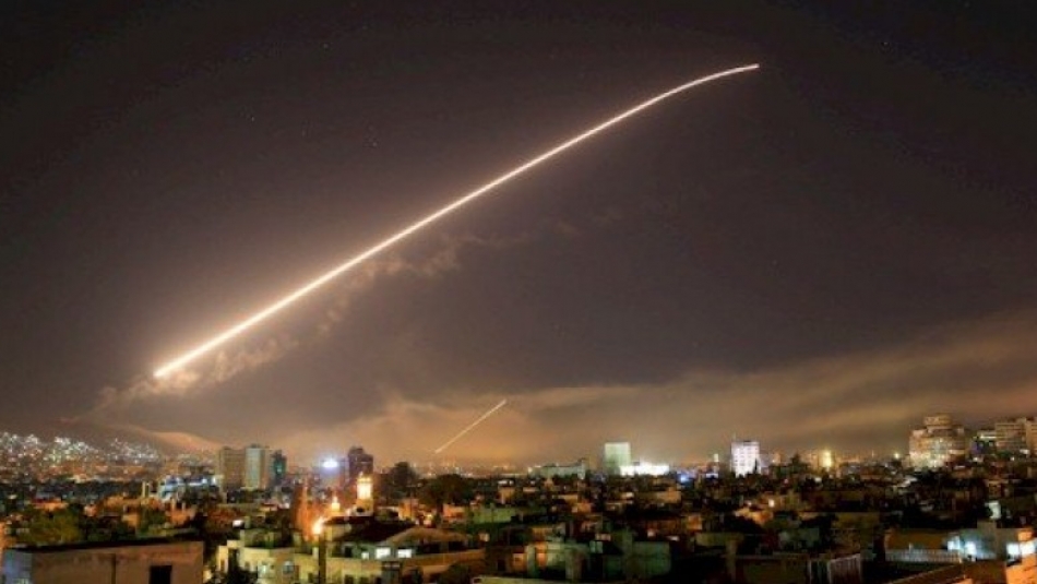مقابله پدافند هوایی سوریه با اهداف متخاصم در حماه و لاذقیه