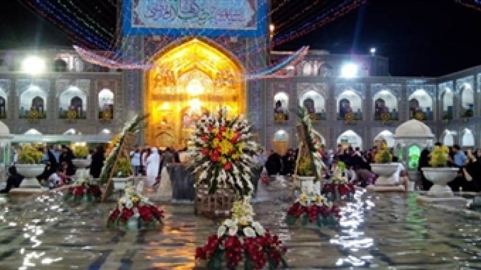 اجرای ویژه برنامه های فرهنگی و مذهبی همزمان با هفته وحدت در حرم مطهر رضوی