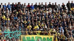 آبادانی‌ها با تشکیل تجمع خواستار حمایت از تیم فوتبال محبوب خود شدند