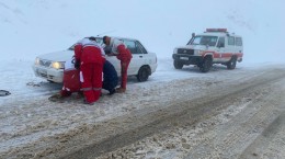 ۱۴۰۰ مسافر گرفتار برف در آذربایجان غربی نجات یافتند