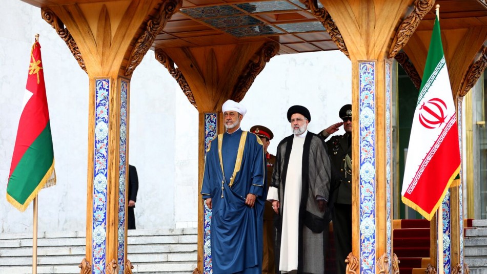سلطان عمان مورد استقبال رسمی آیت الله رئیسی قرار گرفت