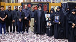 رییس‌جمهور با خانواده شهدای امنیت در مشهد دیدار کرد